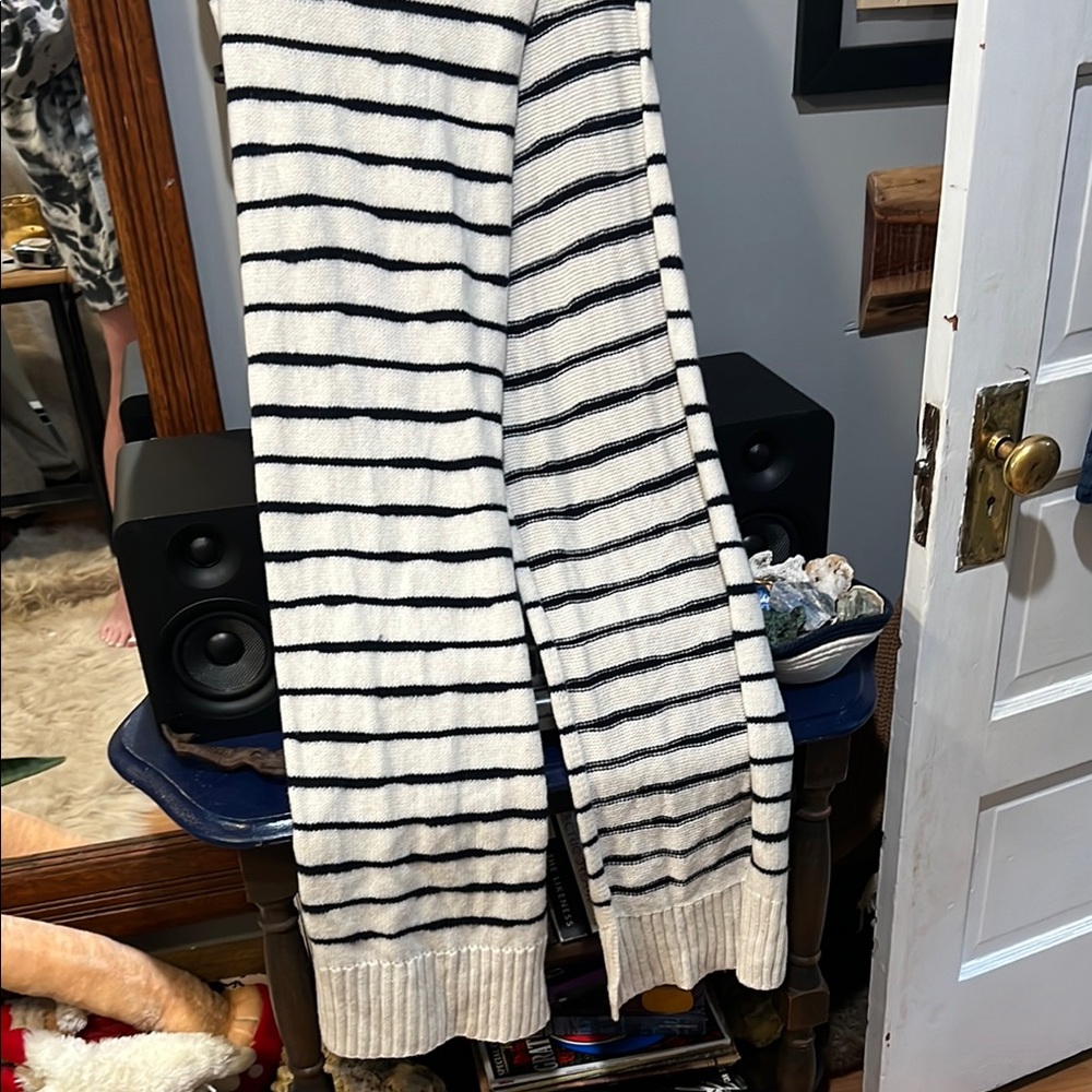 Rag and Bone striped black and white knit scarf